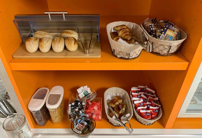 Отель Premiere Classe Nantes Ouest   St Herblain