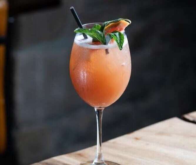 Отель Derwent Manor Boutique