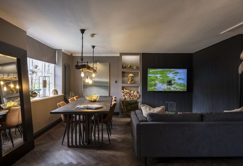 Отель Derwent Manor Boutique