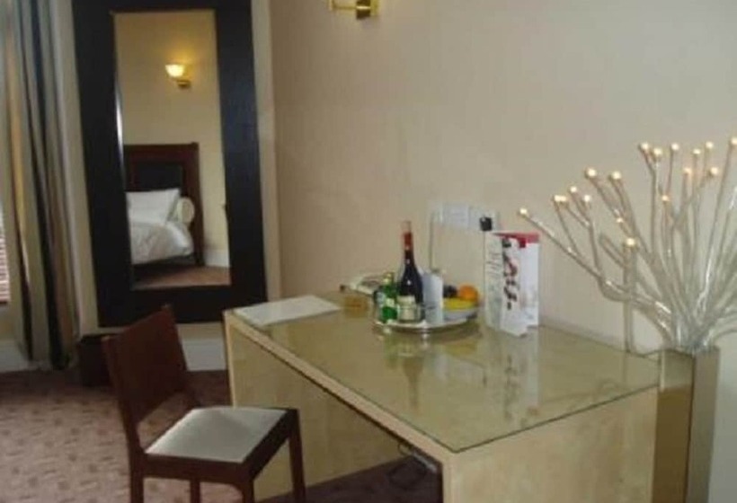 Отель Devonshire House