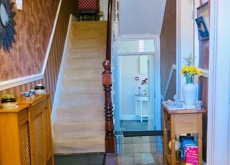 هتل Donnybrook Hall