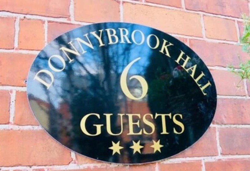 هتل Donnybrook Hall