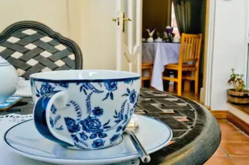 هتل Donnybrook Hall