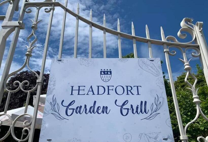 호텔 Headfort Arms