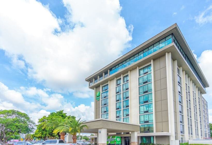 Отель Holiday Inn Miami International Airport, An Ihg