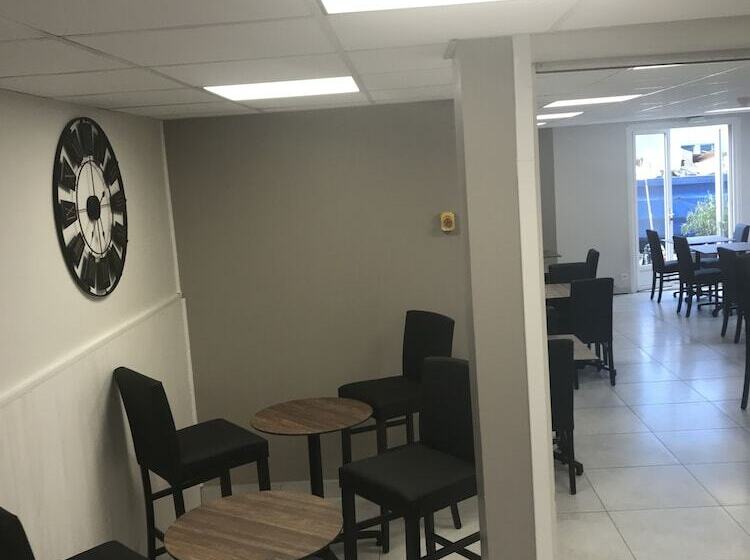 בית מלון כפרי Hôtel Grenoble Voreppe