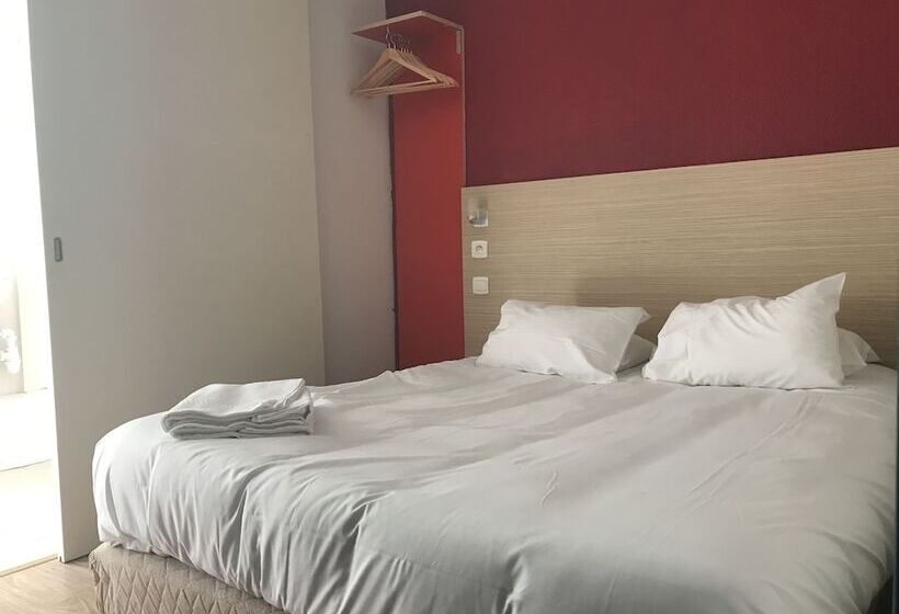 בית מלון כפרי Hôtel Grenoble Voreppe