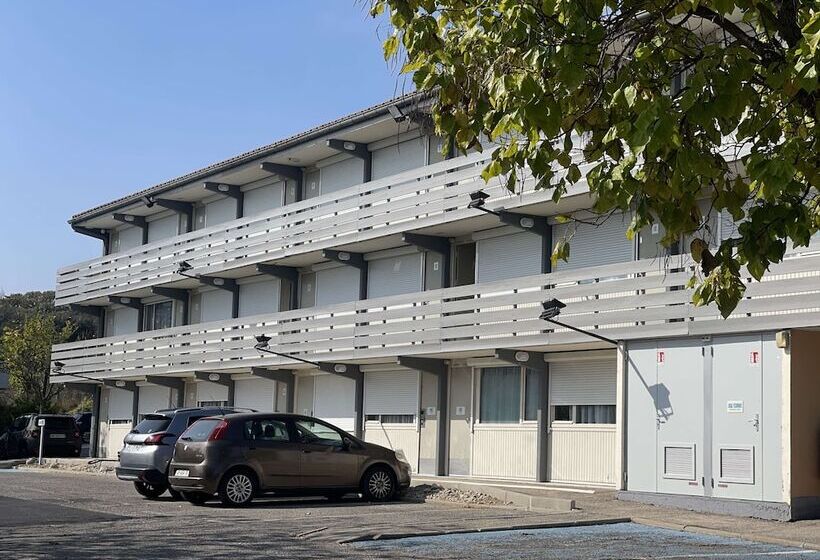 Отель Kyriad Direct Montpellier Saint Jean De Védas   La Peyrière