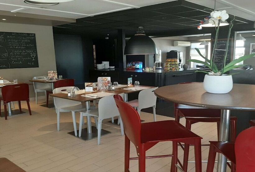 Отель Kyriad Direct Montpellier Saint Jean De Védas   La Peyrière