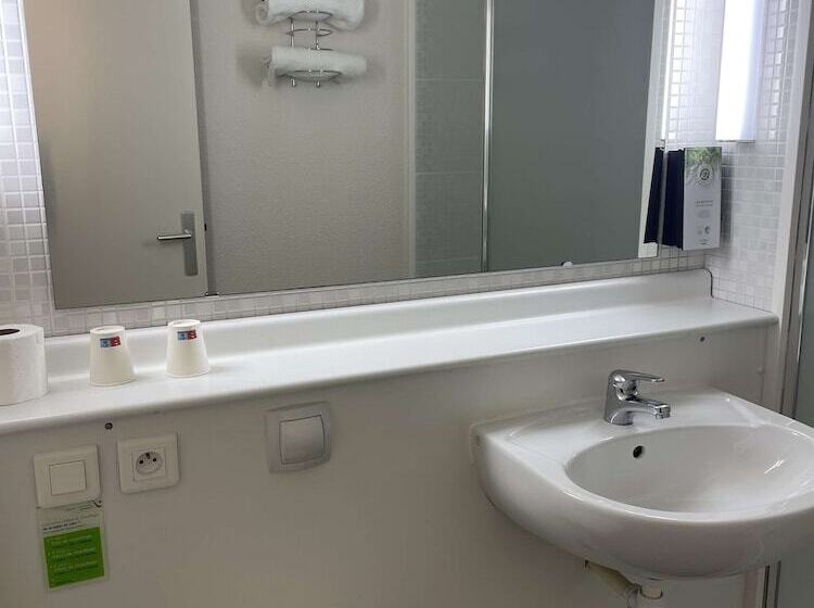 هتل Kyriad Direct Montpellier Saint Jean De Védas   La Peyrière