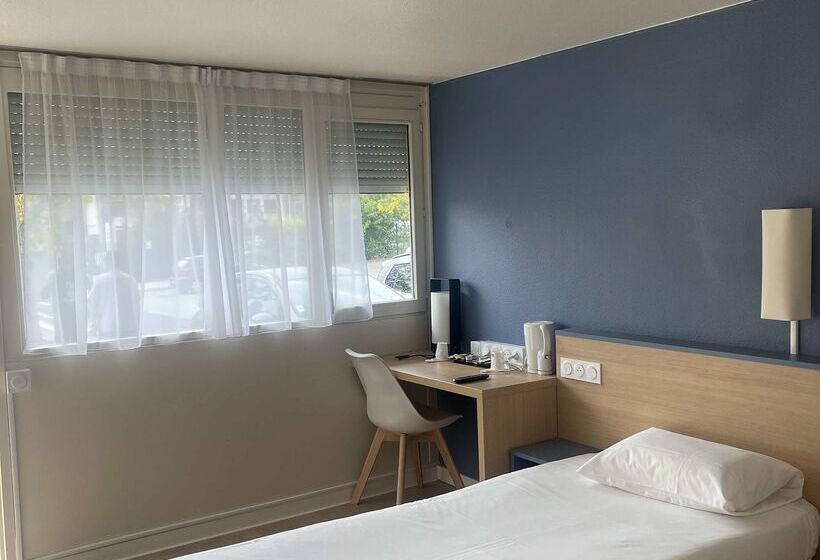 Отель Kyriad Direct Montpellier Saint Jean De Védas   La Peyrière