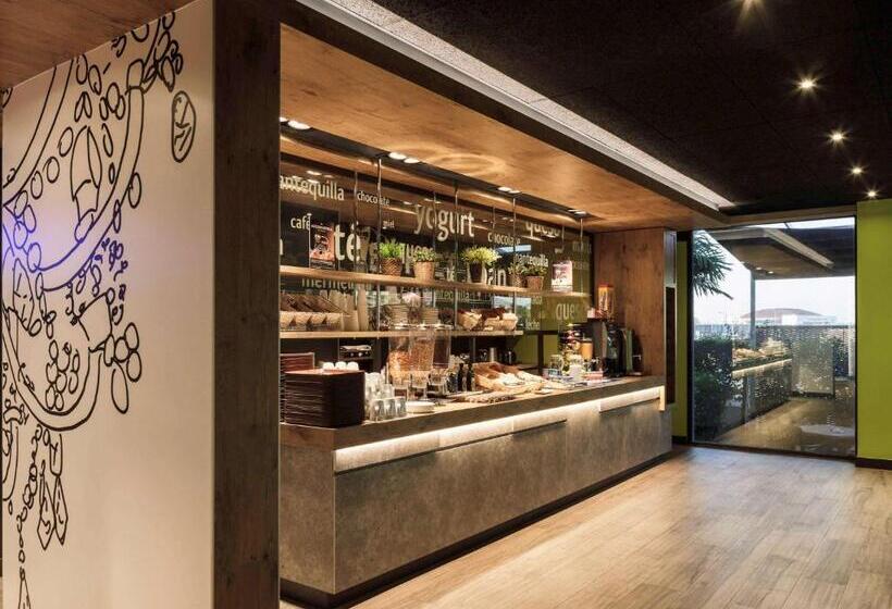 هتل Ibis Budget Málaga Aeropuerto Avenida De Velazquez