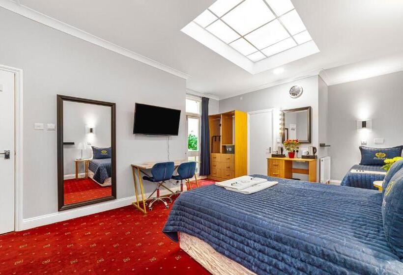 Jubilee Hotel Victoria