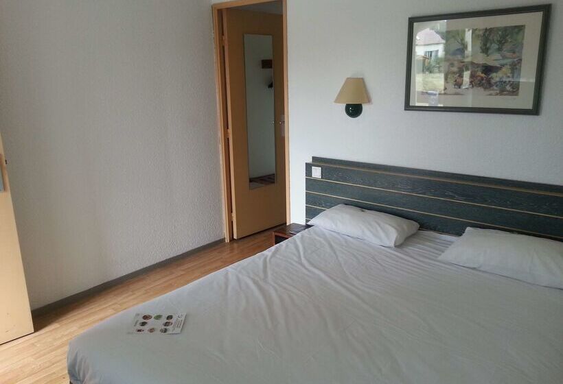 בית מלון כפרי Kyriad Chantilly Sud  Luzarches