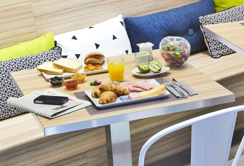 בית מלון כפרי Kyriad Chantilly Sud  Luzarches