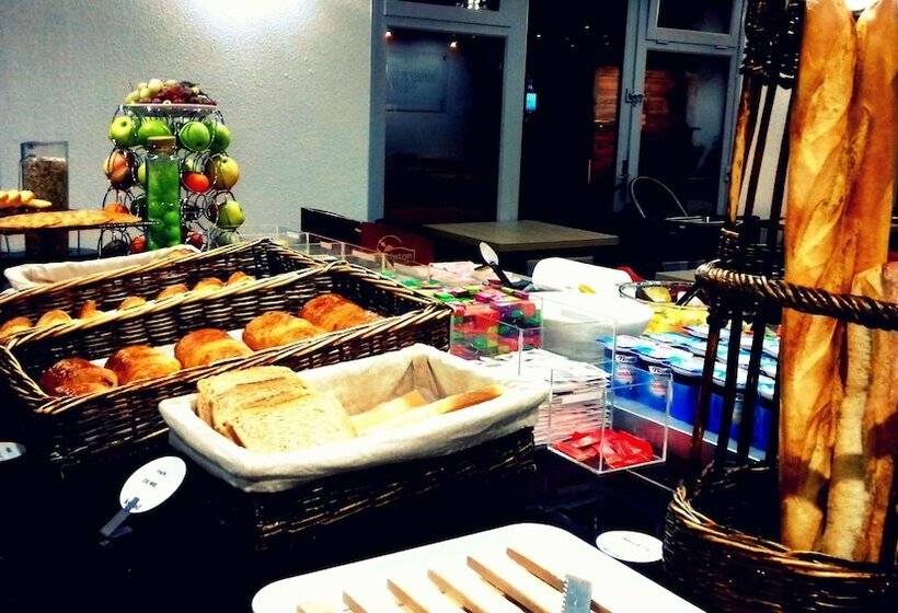 בית מלון כפרי Kyriad Chantilly Sud  Luzarches