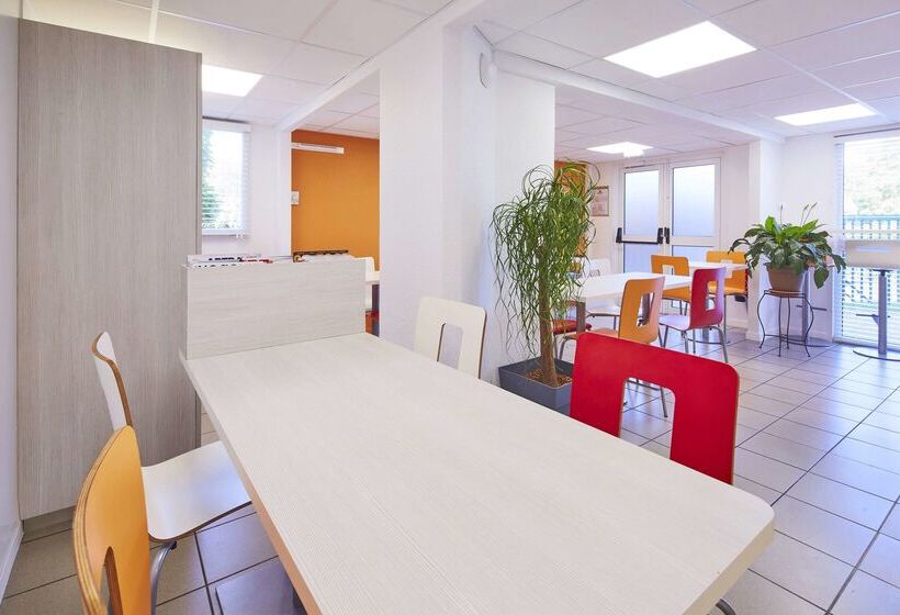 فندق Kyriad Direct Annemasse Genève