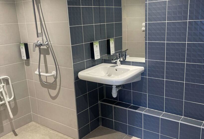 Отель Kyriad Direct Montpellier Saint Jean De Védas   La Peyrière