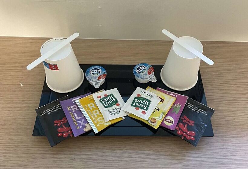 Отель Kyriad Direct Montpellier Saint Jean De Védas   La Peyrière