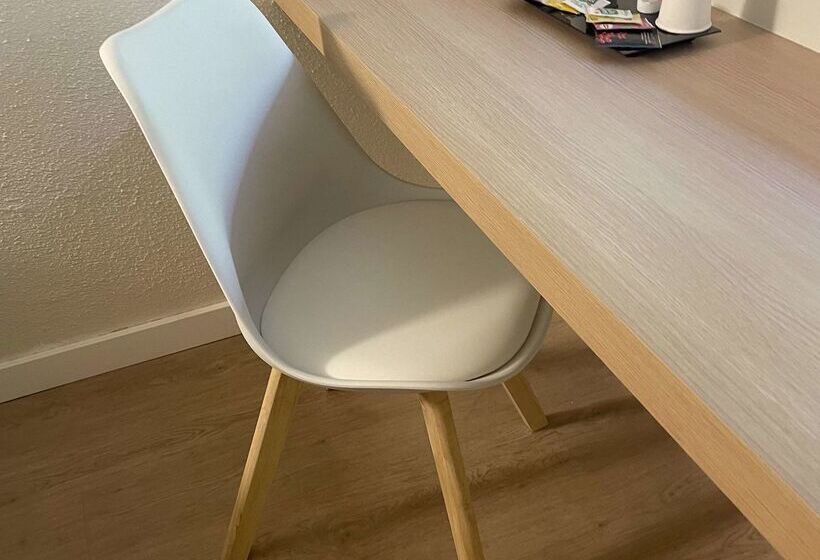 هتل Kyriad Direct Montpellier Saint Jean De Védas   La Peyrière