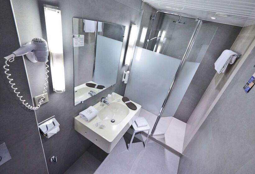 فندق Kyriad Montbeliard  Sochaux