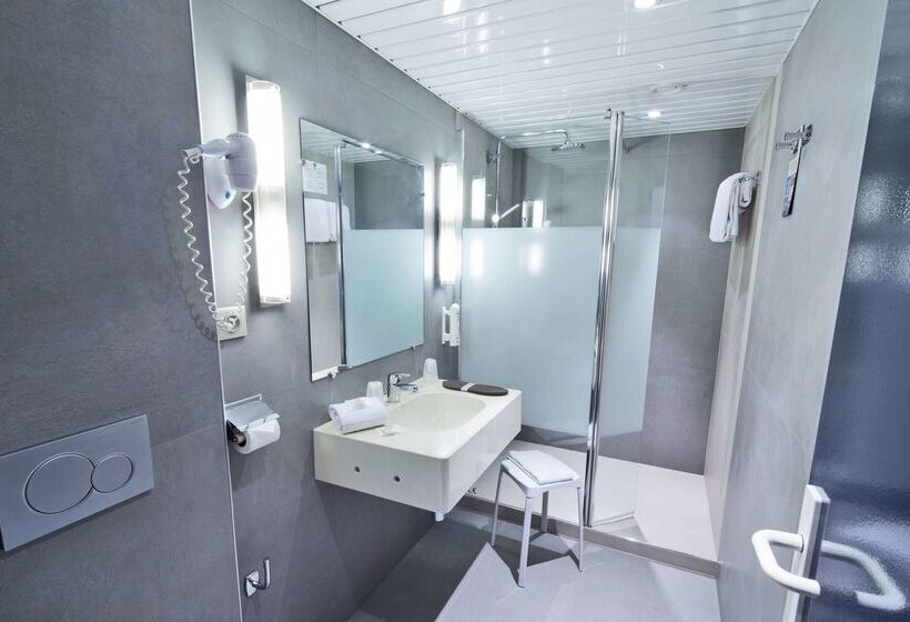 فندق Kyriad Montbeliard  Sochaux