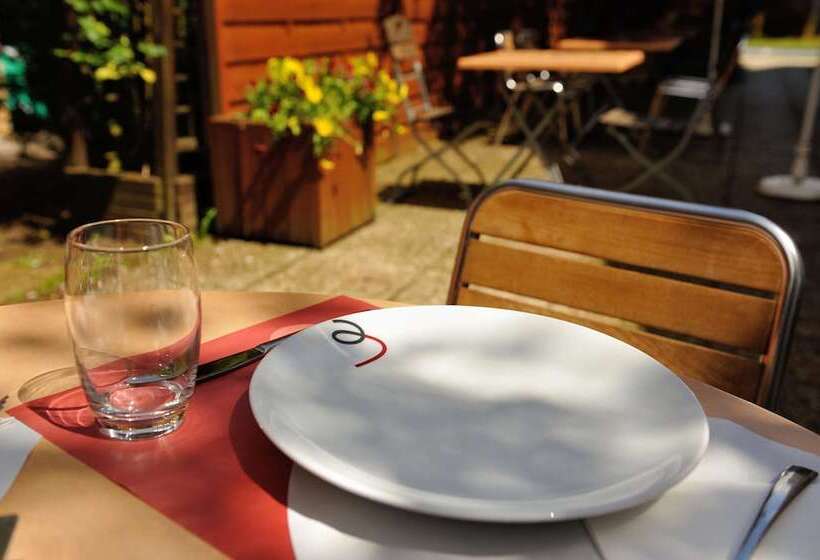 Отель Kyriad Nancy Ouest Laxou