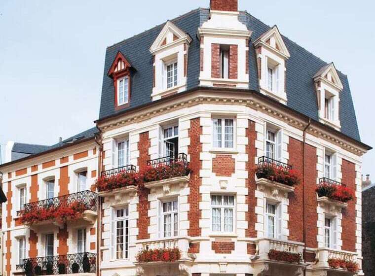 Отель Le Fer A Cheval