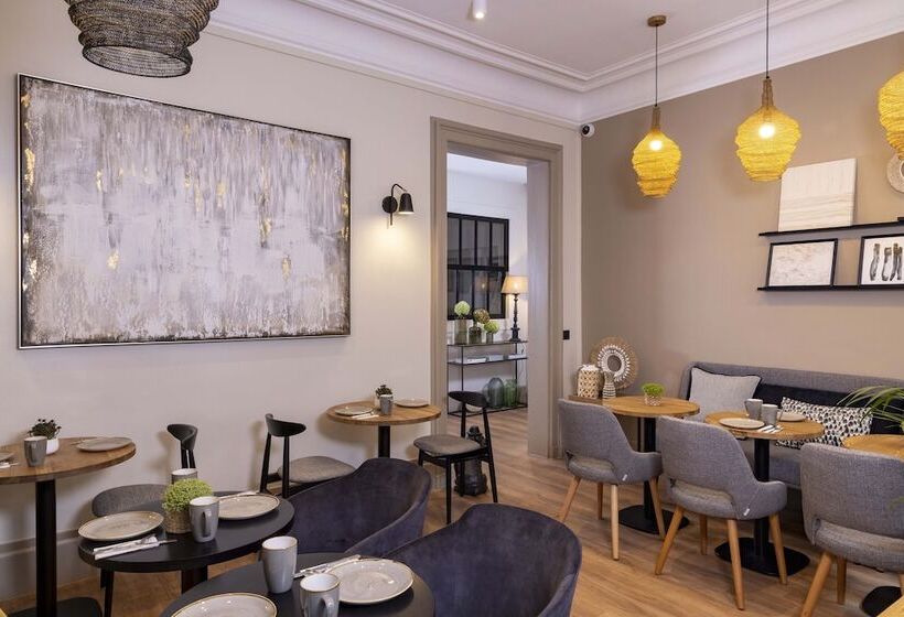 Отель Le Fer A Cheval