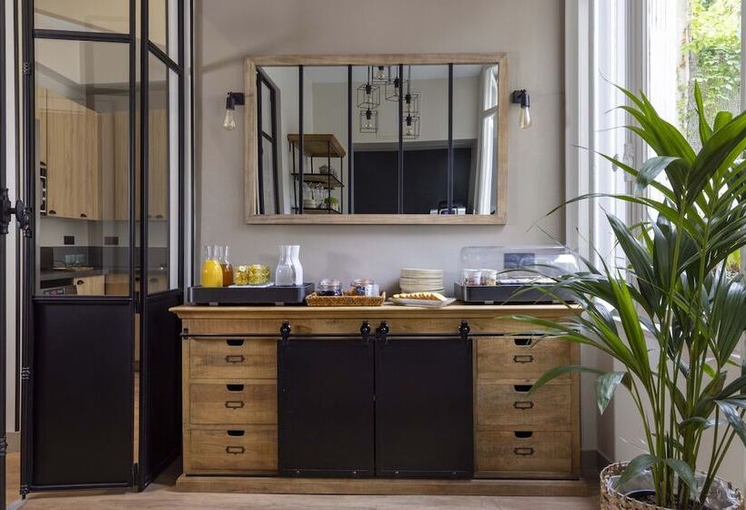 Отель Le Fer A Cheval