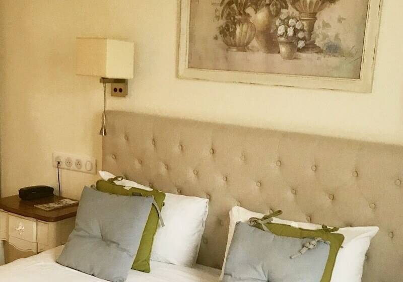 فندق Logis Hôtel Louise De Savoie