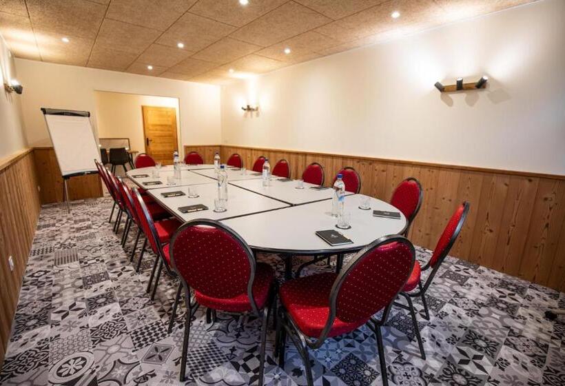 호텔 Logis Le Vernay