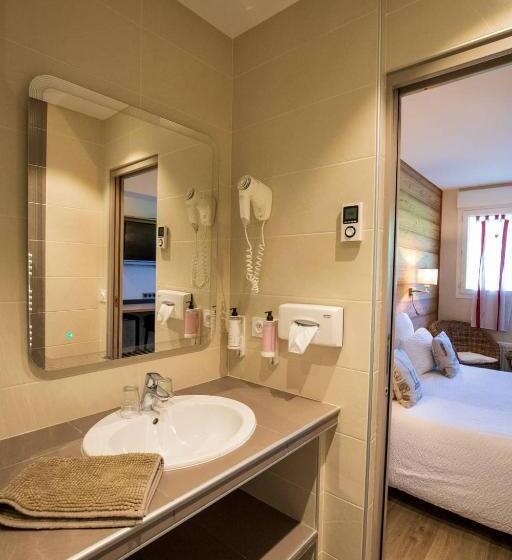 호텔 Logis Le Vernay