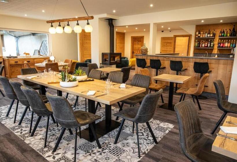 호텔 Logis Le Vernay