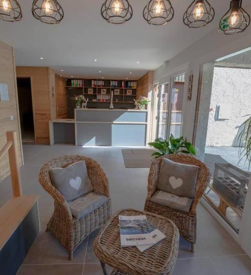 호텔 Logis Le Vernay