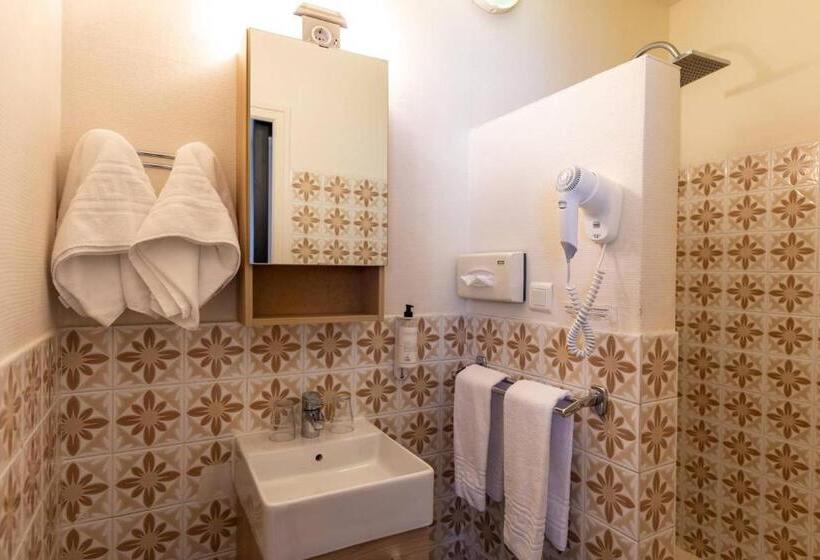 호텔 Logis Le Vernay