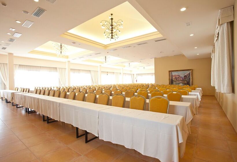 Mon Port Hotel & Spa