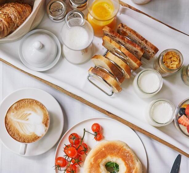 Отель Neri – Relais & Chateaux