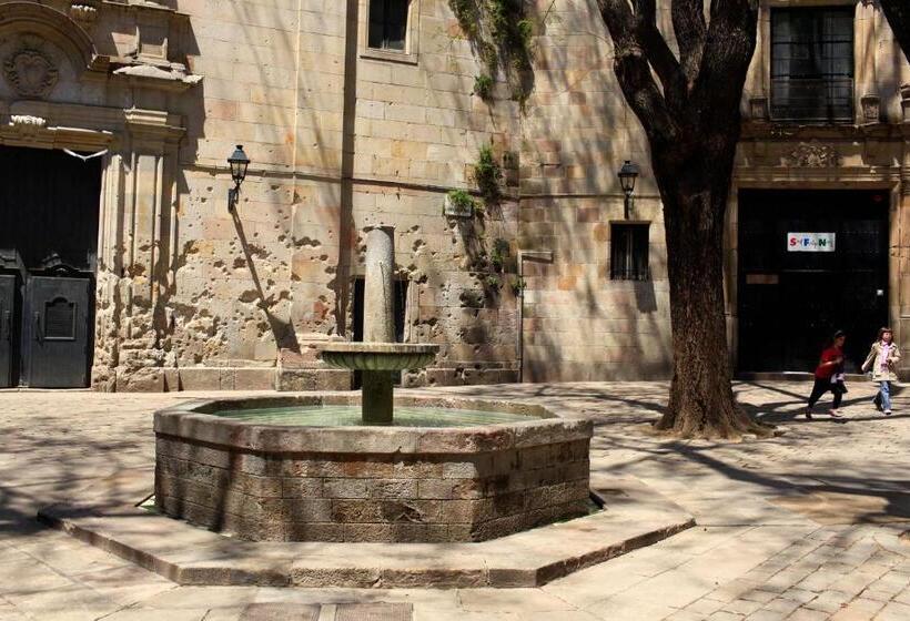 Отель Neri – Relais & Chateaux