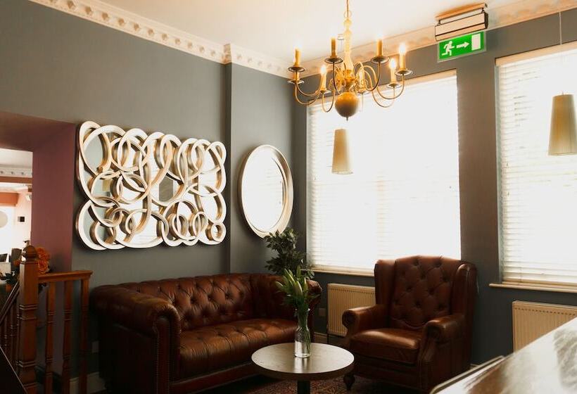 בית מלון כפרי Phoenix Park