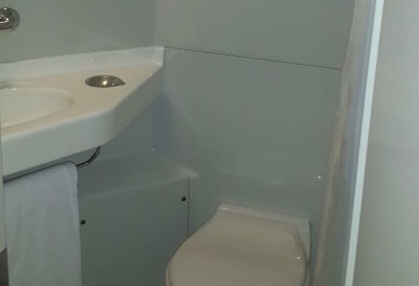 בית מלון כפרי Premiere Classe Bayonne