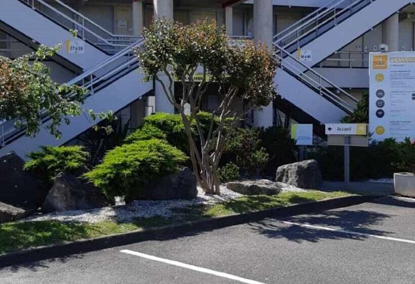 בית מלון כפרי Premiere Classe Bayonne