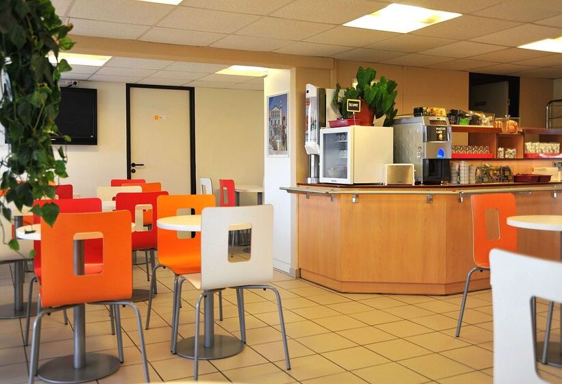 בית מלון כפרי Premiere Classe Belfort