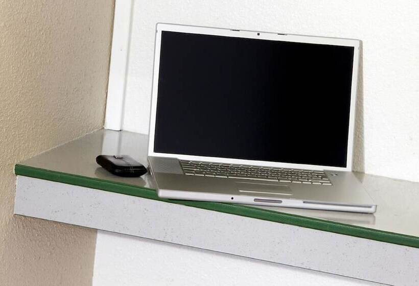 فندق Premiere Classe Cambrai Proville