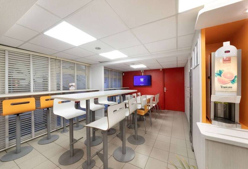 ホテル Premiere Classe Fleury Merogis