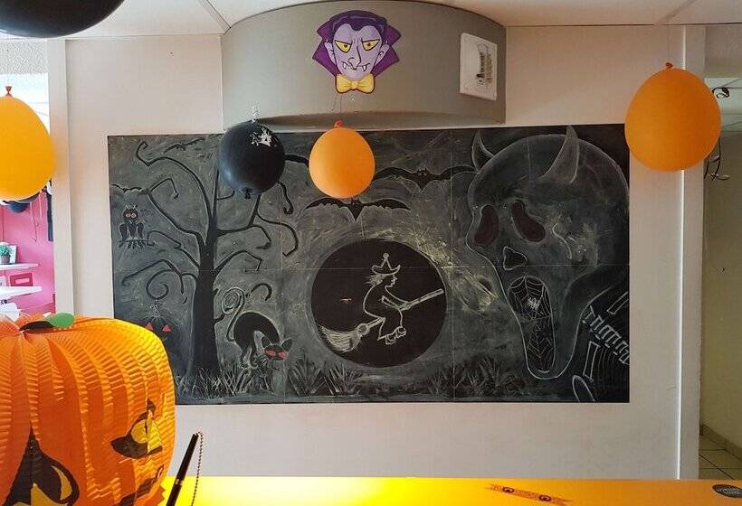 בית מלון כפרי Premiere Classe Herblay