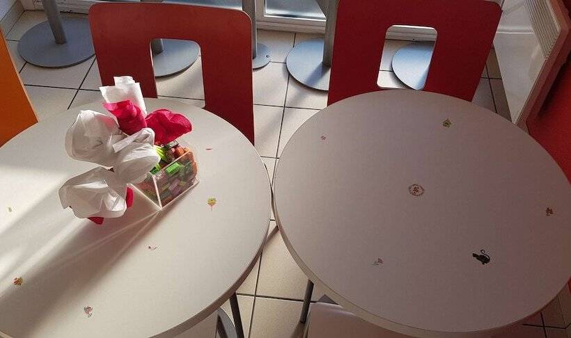 בית מלון כפרי Premiere Classe Herblay