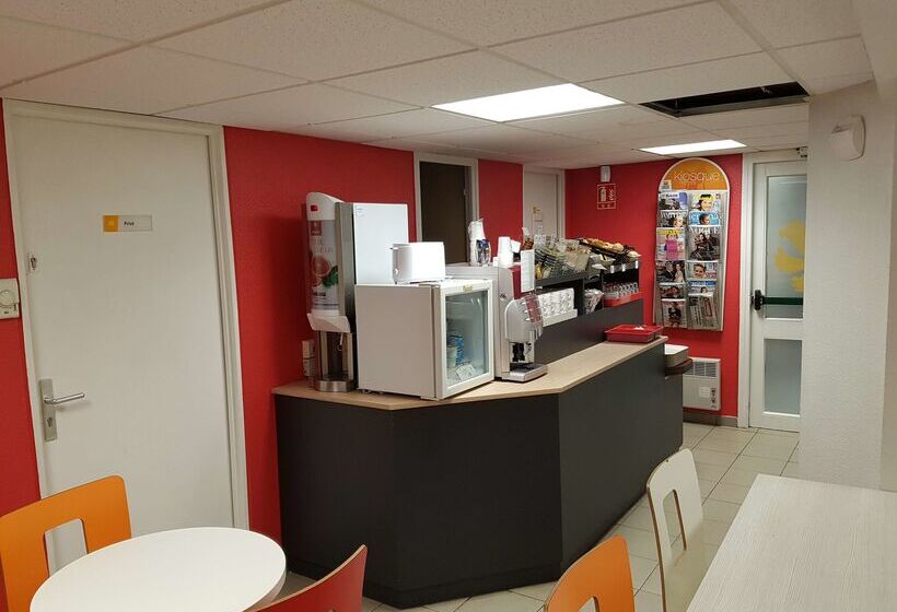 Отель Premiere Classe Laon