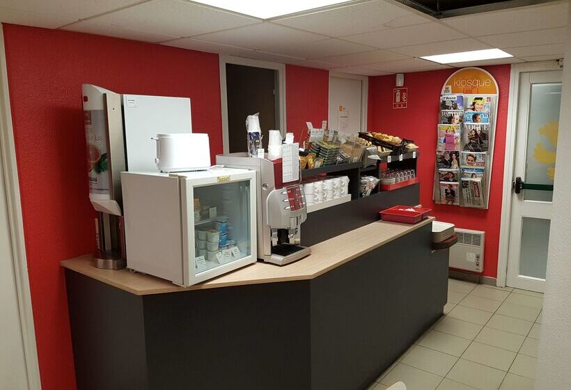 Отель Premiere Classe Laon