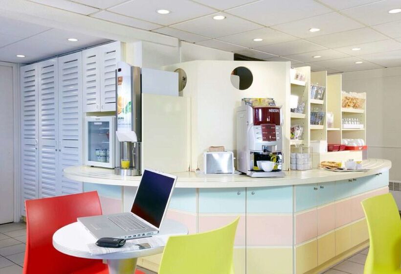 Отель Premiere Classe Lille Ouest  Lomme